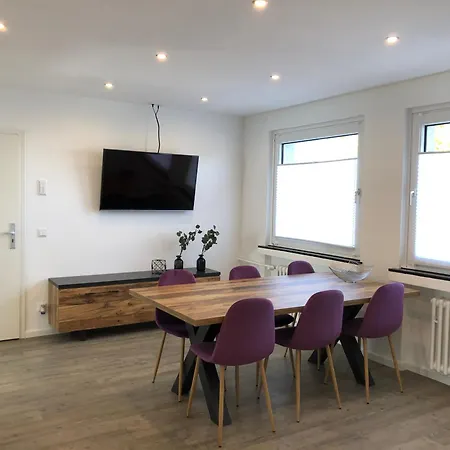Business-apartment Mit 3 Schlafzimmern Und Parkplatz - 5 Im 1 Og * Neuss