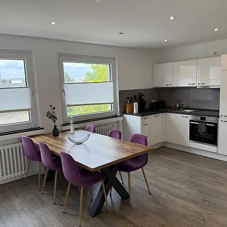 Business-apartment Mit 3 Schlafzimmern Und Parkplatz - 5 Im 1 Og Apartamento *