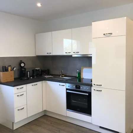 Apartamento Business-apartment Mit 3 Schlafzimmern Und Parkplatz - 5 Im 1 Og