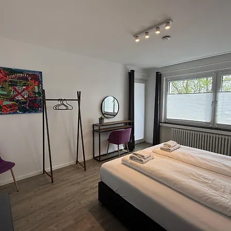 Business-apartment Mit 3 Schlafzimmern Und Parkplatz - 5 Im 1 Og *