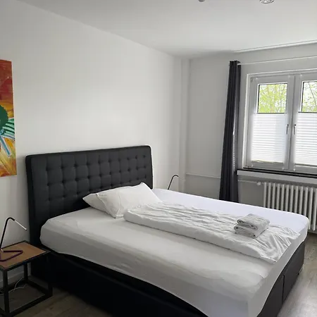Business-apartment Mit 3 Schlafzimmern Und Parkplatz - 5 Im 1 Og Neuss