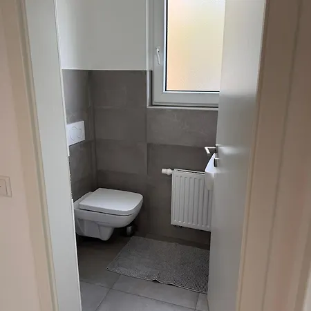 Apartamento Business-apartment Mit 3 Schlafzimmern Und Parkplatz - 5 Im 1 Og *