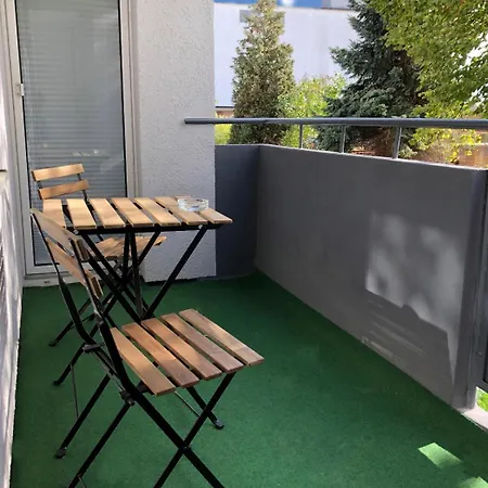 Daire Business-apartment Mit 3 Schlafzimmern Und Parkplatz - 5 Im 1 Og Neuss